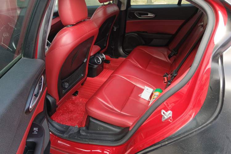 Used Alfa Romeo Giulia 2017 2.0T 280HP Luxury Edition Left Rear Seat