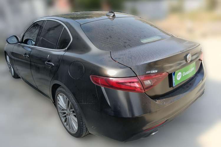 Used Alfa Romeo Giulia 2017 2.0T 280HP Luxury Edition Rear Left 45 Deg