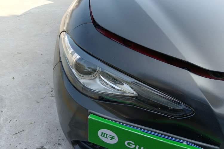 Used Alfa Romeo Giulia 2017 2.0T 280HP Luxury Edition Right Front Headlight