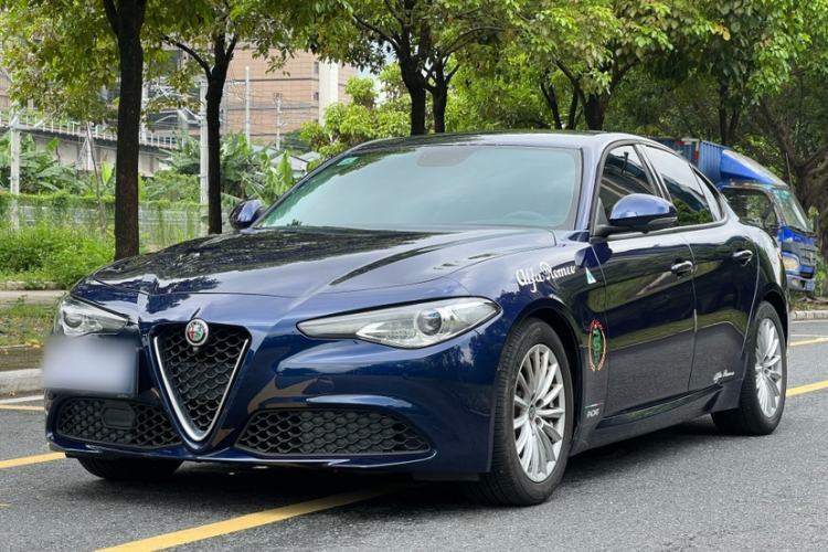 Used Alfa Romeo Giulia 2017 2.0T 200HP Elite Edition Guazi used car, China used car export, Used car for sale, Used cars, Cheapest cars for sale
