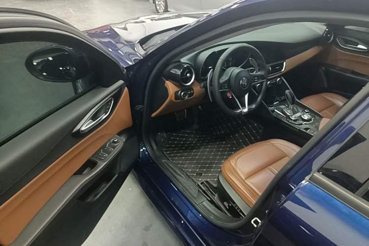 Used Alfa Romeo Giulia 2017 2.0T 200HP Elite Edition Driver Seat