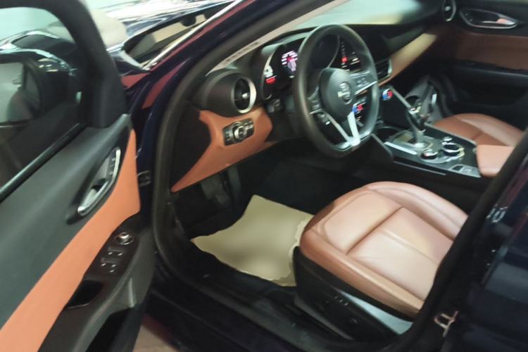 Used Alfa Romeo Giulia 2017 2.0T 200HP Elite Edition Driver Seat