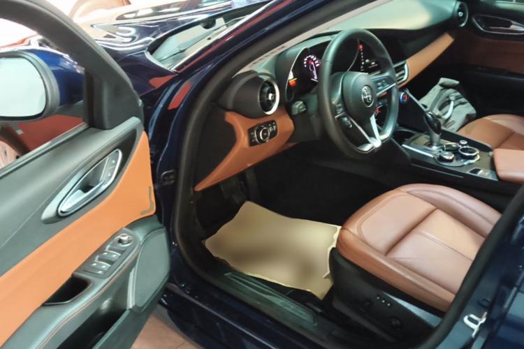 Used Alfa Romeo Giulia 2017 2.0T 200HP Elite Edition Driver Seat