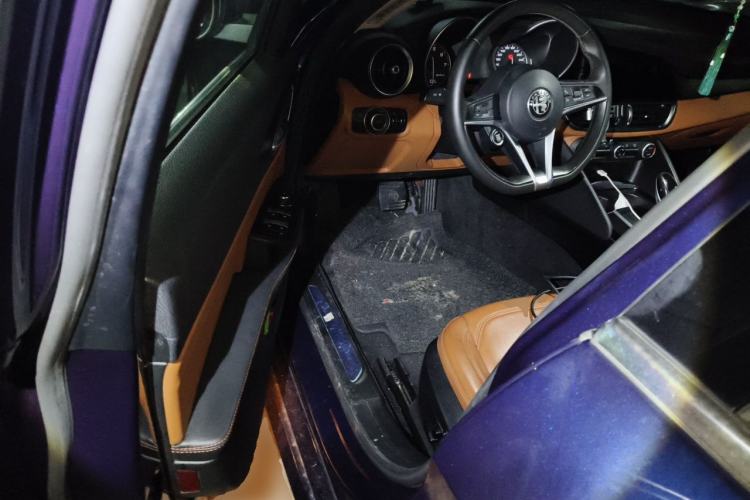 Used Alfa Romeo Giulia 2017 2.0T 200HP Luxury Edition Driver Seat