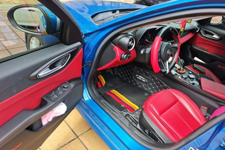 Used Alfa Romeo Giulia 2017 2.0T 200HP Elite Edition Driver Seat