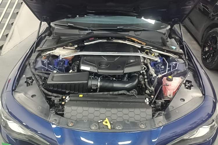 Used Alfa Romeo Giulia 2017 2.0T 200HP Elite Edition Engine Bay