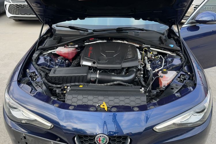 Used Alfa Romeo Giulia 2017 2.0T 280HP Luxury Edition Engine Bay