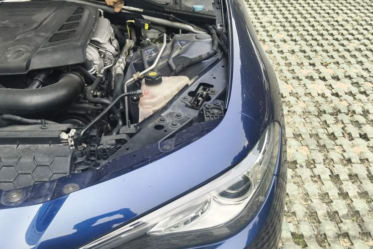 Used Alfa Romeo Giulia 2017 2.0T 280HP Luxury Edition Engine Bay Left