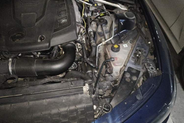 Used Alfa Romeo Giulia 2017 2.0T 200HP Luxury Edition Engine Bay Left