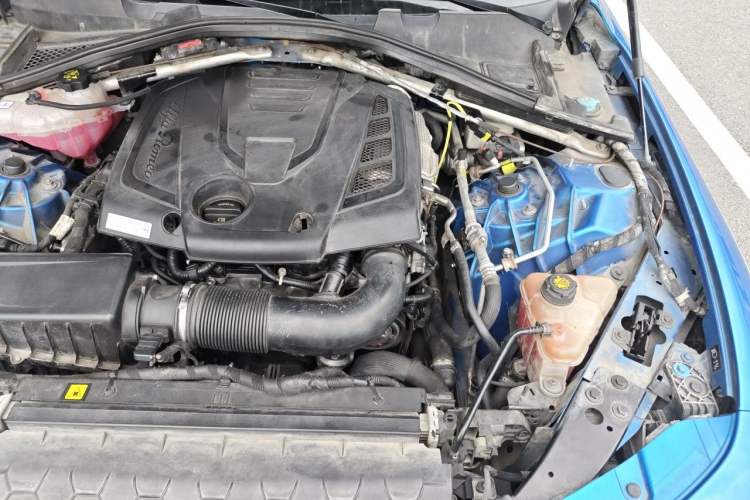 Used Alfa Romeo Giulia 2017 2.0T 280HP Luxury Edition Engine Bay Left