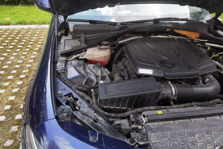 Used Alfa Romeo Giulia 2017 2.0T 200HP Elite Edition Engine Bay Right