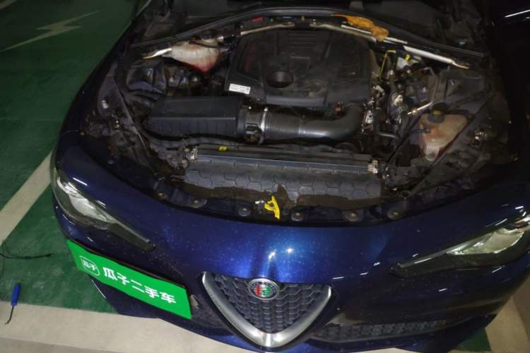 Used Alfa Romeo Giulia 2017 2.0T 280HP Luxury Edition Engine Bay Right