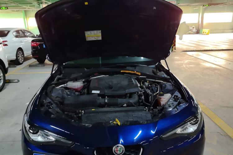 Used Alfa Romeo Giulia 2017 2.0T 280HP Luxury Edition Engine Bay