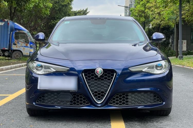 Used Alfa Romeo Giulia 2017 2.0T 200HP Elite Edition Exterior 1