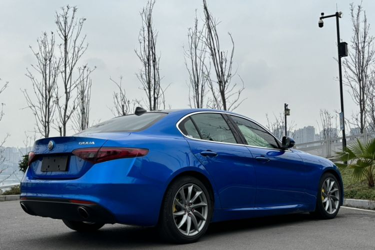 Used Alfa Romeo Giulia 2017 2.0T 280HP Luxury Edition Exterior 1