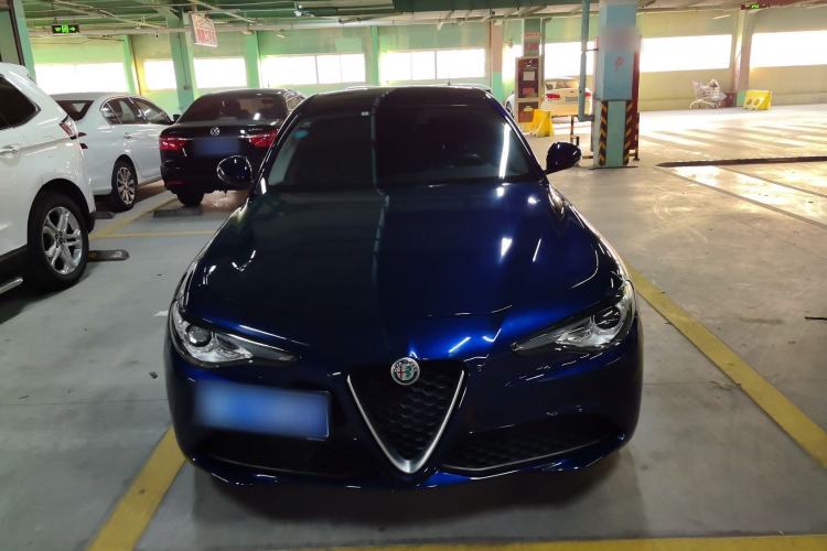 Used Alfa Romeo Giulia 2017 2.0T 280HP Luxury Edition Exterior 1