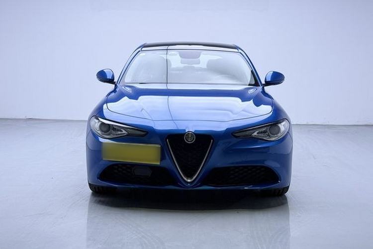 Used Alfa Romeo Giulia 2017 2.0T 200HP Luxury Edition Exterior 1