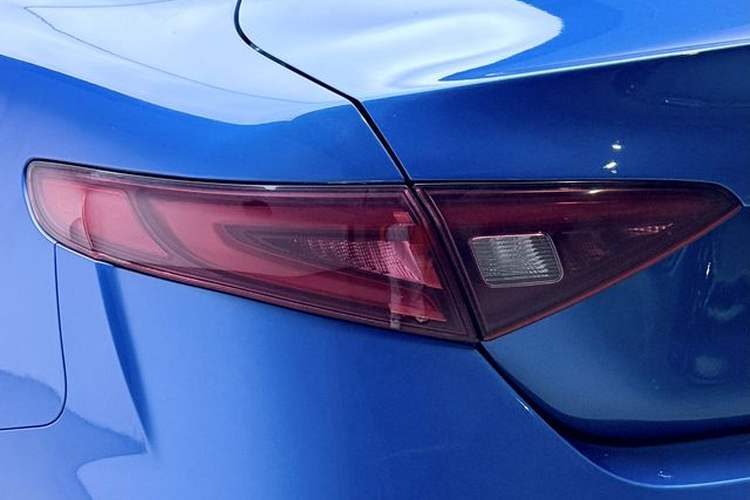 Used Alfa Romeo Giulia 2017 2.0T 200HP Luxury Edition Exterior 10
