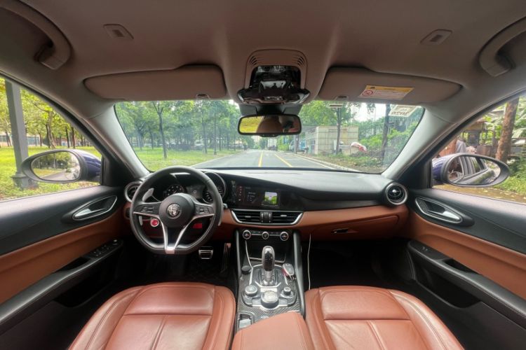 Used Alfa Romeo Giulia 2017 2.0T 200HP Elite Edition Exterior 2