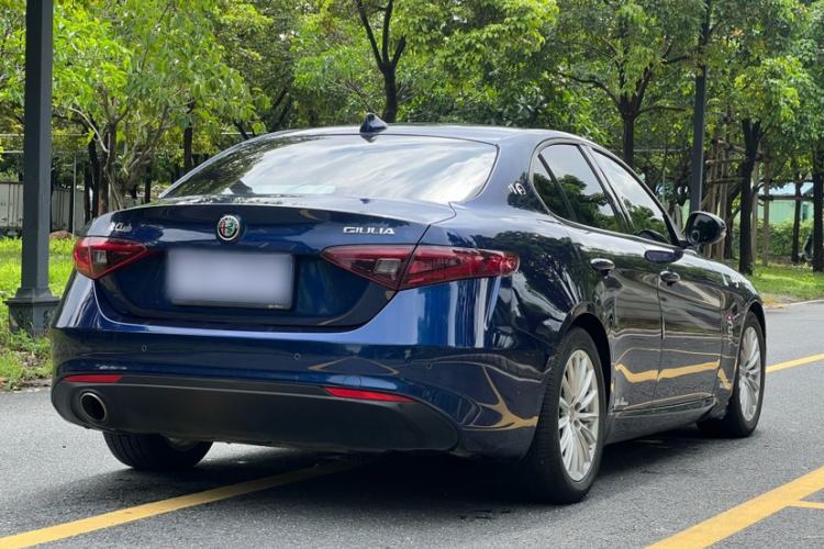 Used Alfa Romeo Giulia 2017 2.0T 200HP Elite Edition Exterior 3