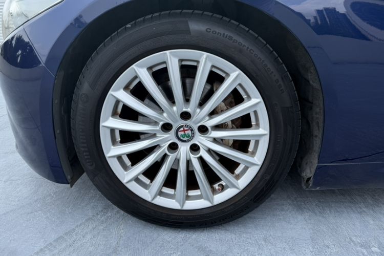 Used Alfa Romeo Giulia 2017 2.0T 200HP Elite Edition Exterior 3
