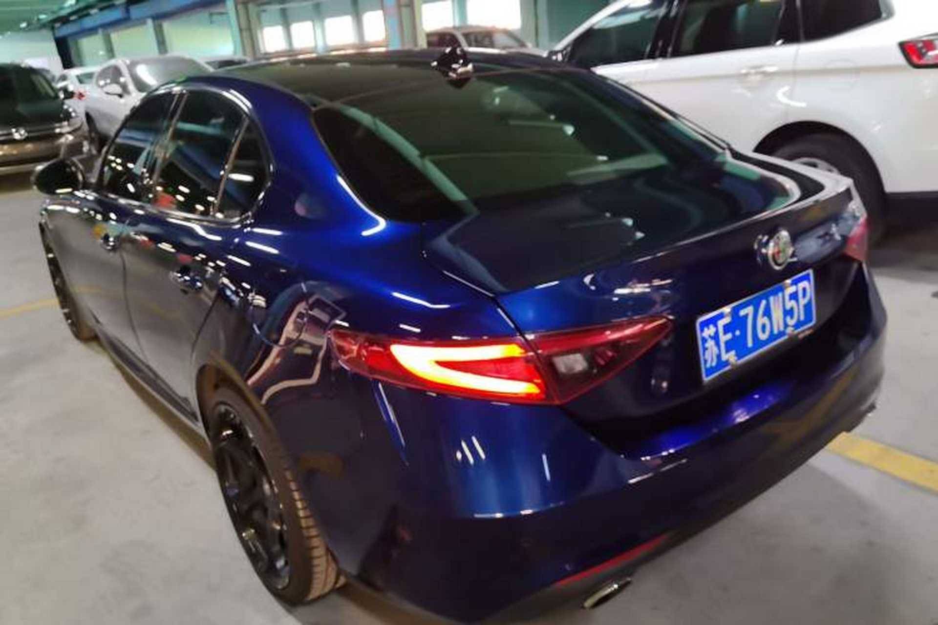 Used Alfa Romeo Giulia 2017 2.0T 280HP Luxury Edition Exterior 3