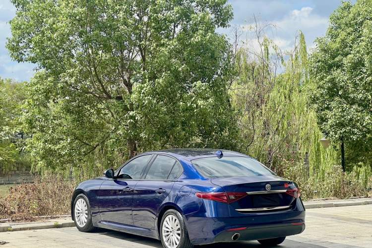 Used Alfa Romeo Giulia 2017 2.0T 200HP Elite Edition Exterior 3