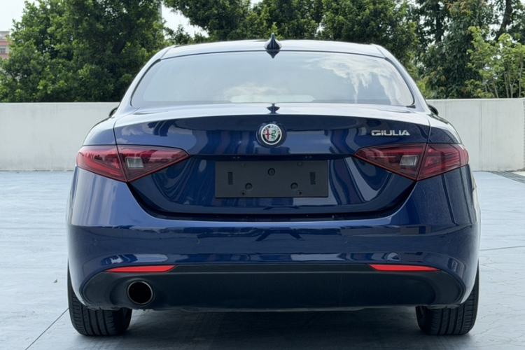 Used Alfa Romeo Giulia 2017 2.0T 200HP Elite Edition Exterior 4