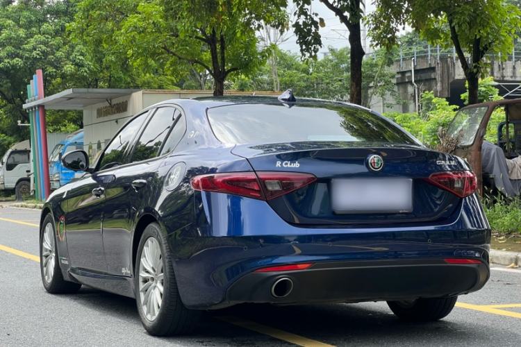 Used Alfa Romeo Giulia 2017 2.0T 200HP Elite Edition Exterior 5
