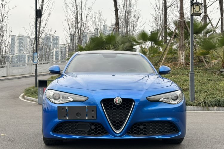 Used Alfa Romeo Giulia 2017 2.0T 280HP Luxury Edition Exterior 5