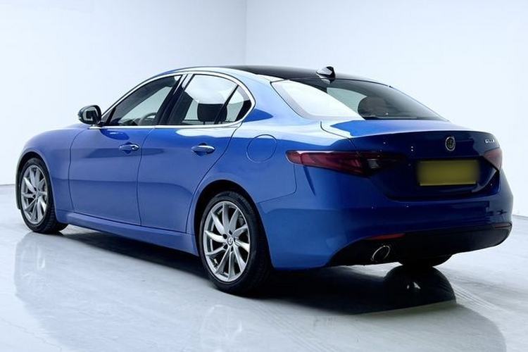 Used Alfa Romeo Giulia 2017 2.0T 200HP Luxury Edition Exterior 5