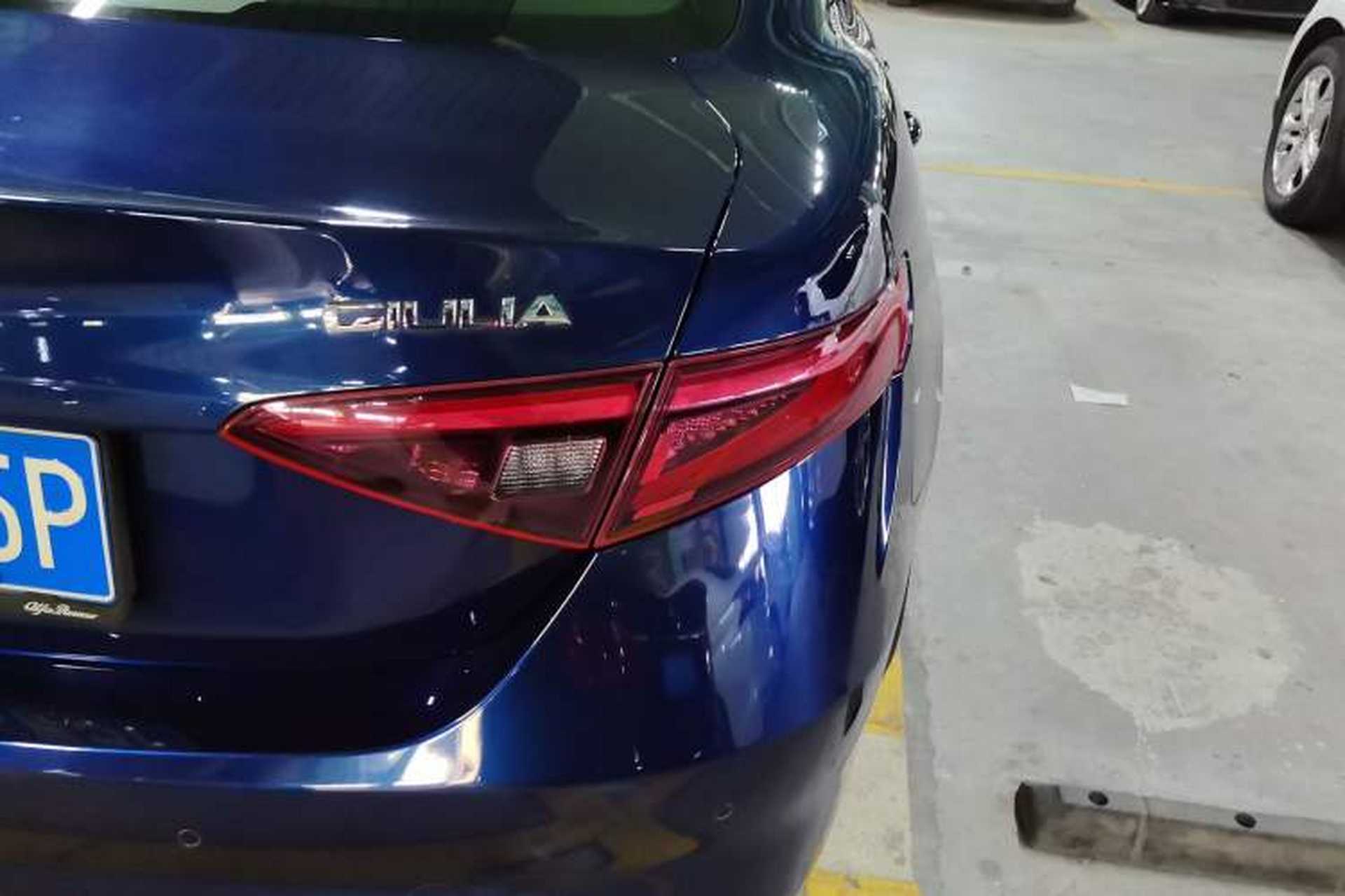 Used Alfa Romeo Giulia 2017 2.0T 280HP Luxury Edition Exterior 6