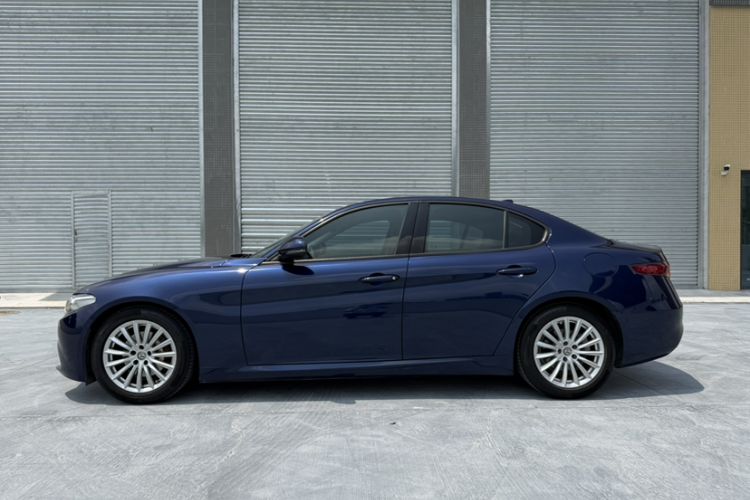 Used Alfa Romeo Giulia 2017 2.0T 200HP Elite Edition Exterior 7