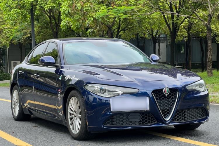 Used Alfa Romeo Giulia 2017 2.0T 200HP Elite Edition Exterior 8