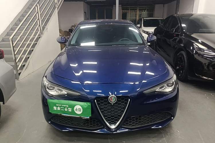 Used Alfa Romeo Giulia 2017 2.0T 200HP Elite Edition Front