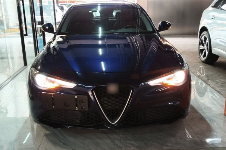 Used Alfa Romeo Giulia 2017 2.0T 200HP Elite Edition Front