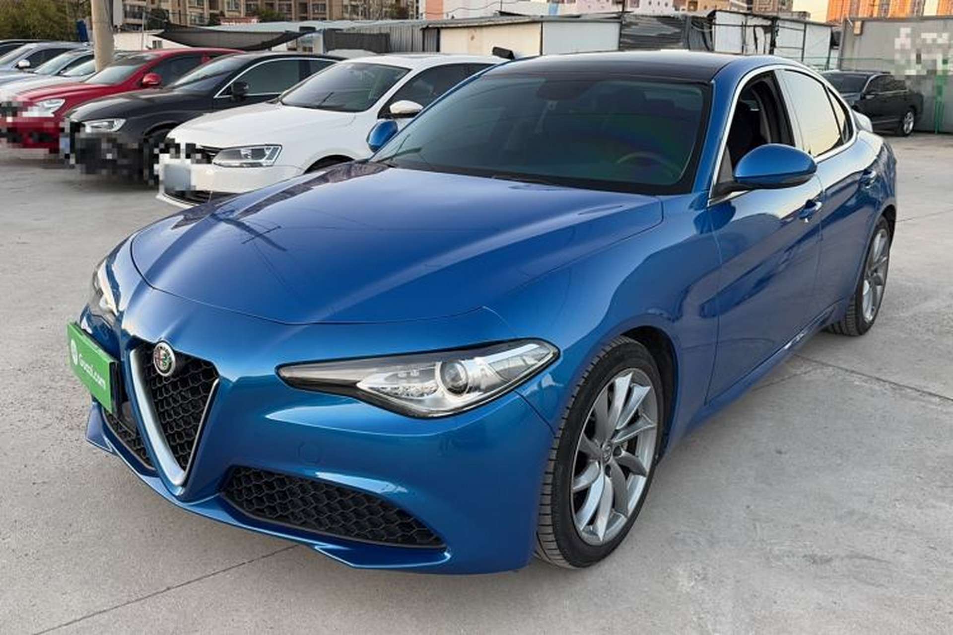 Used Alfa Romeo Giulia 2017 2.0T 200HP Luxury Edition Front Left 45 Deg