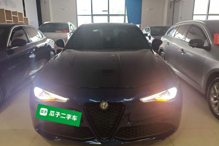 Used Alfa Romeo Giulia 2017 2.0T 280HP Luxury Edition Front