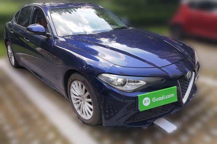 Used Alfa Romeo Giulia 2017 2.0T 200HP Elite Edition Front Right 45 Deg