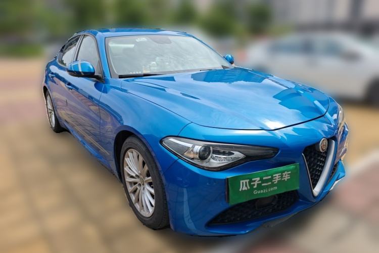 Used Alfa Romeo Giulia 2017 2.0T 200HP Elite Edition Front Right 45 Deg