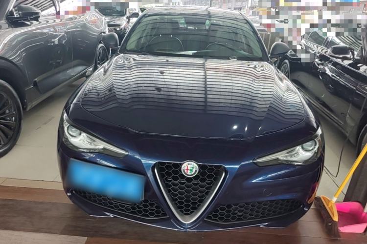 Used Alfa Romeo Giulia 2017 2.0T 200HP Luxury Edition Front