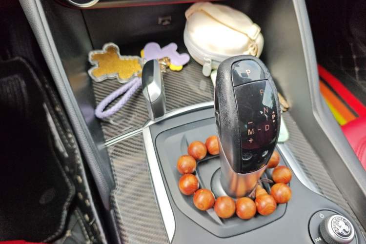 Used Alfa Romeo Giulia 2017 2.0T 200HP Elite Edition Gear Lever