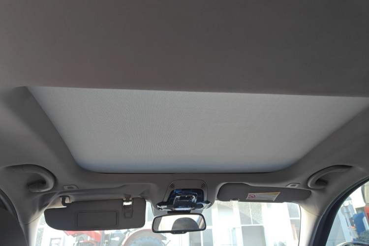 Used Alfa Romeo Giulia 2017 2.0T 200HP Luxury Edition Headliner