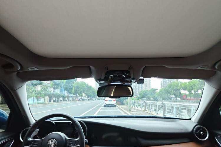 Used Alfa Romeo Giulia 2017 2.0T 280HP Luxury Edition Headliner
