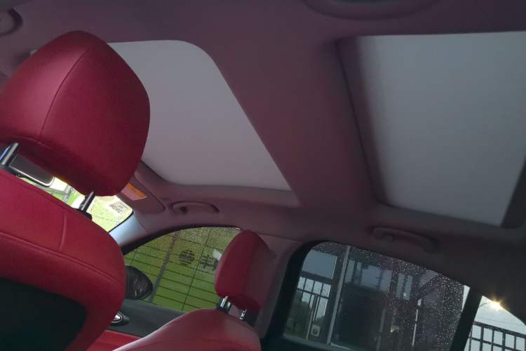 Used Alfa Romeo Giulia 2017 2.0T 200HP Luxury Edition Headliner