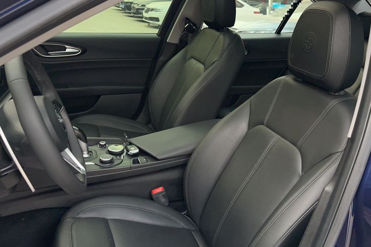 Used Alfa Romeo Giulia 2017 2.0T 280HP Luxury Edition Left Front Seat