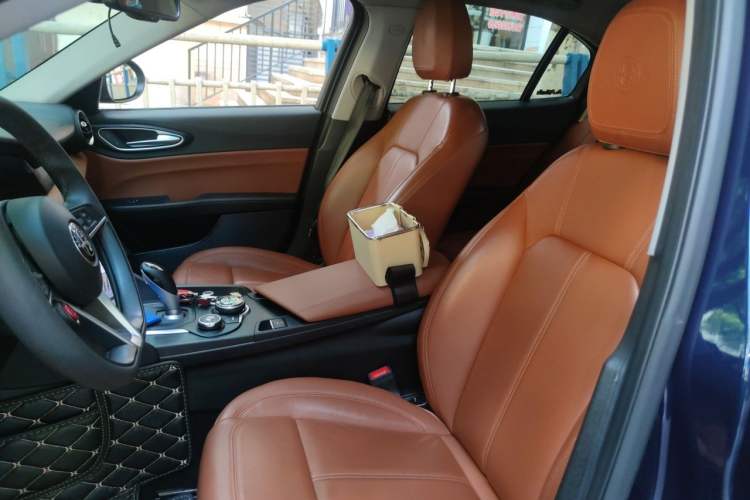 Used Alfa Romeo Giulia 2017 2.0T 200HP Luxury Edition Left Front Seat