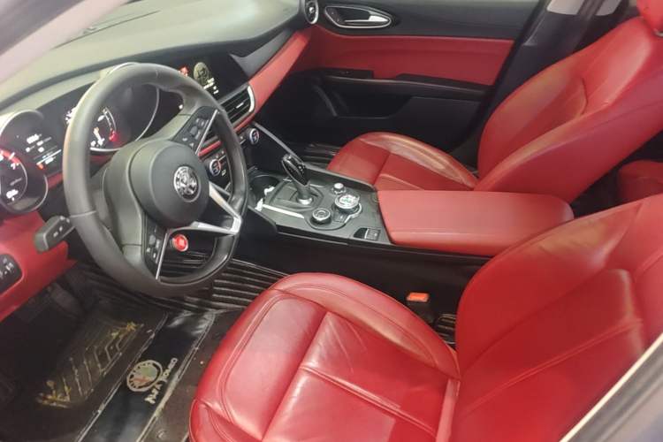 Used Alfa Romeo Giulia 2017 2.0T 200HP Elite Edition Left Front Seat