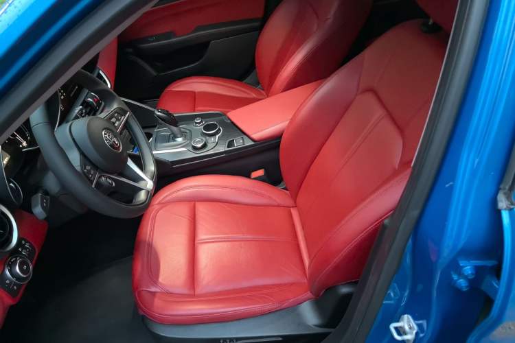 Used Alfa Romeo Giulia 2017 2.0T 200HP Luxury Edition Left Front Seat