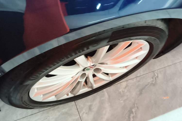Used Alfa Romeo Giulia 2017 2.0T 200HP Elite Edition Left Front Wheel Hub